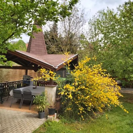 Melinda Nyaralohaz Balatonkenese