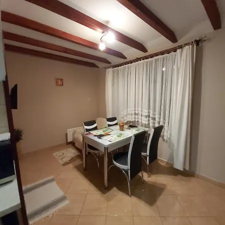 Melinda Nyaralohaz Apartment *