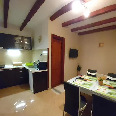 Melinda Nyaralohaz Apartament *